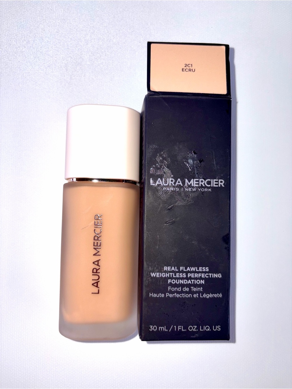 Laura Mercier Real Flawless Weightless Perfecting Foundation 2C1 ECRU